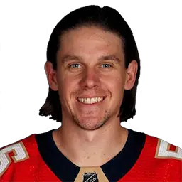 headshot of Erik